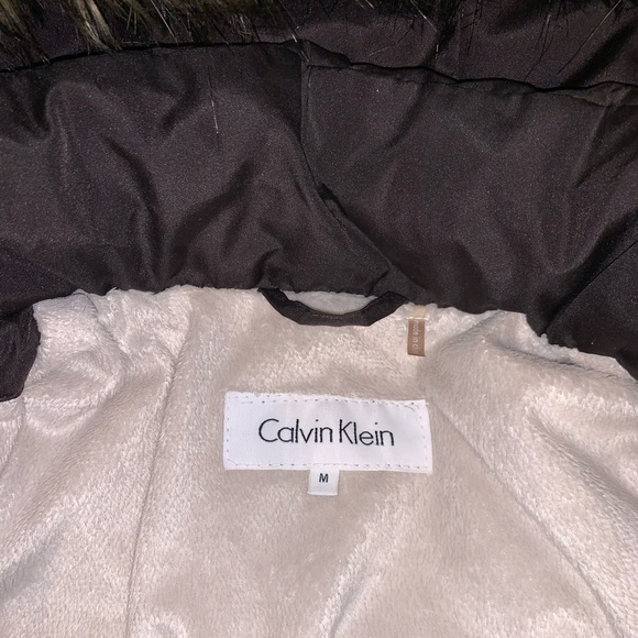 $20% Calvin Klein Removable Faux Fur - Picture 5 of 8